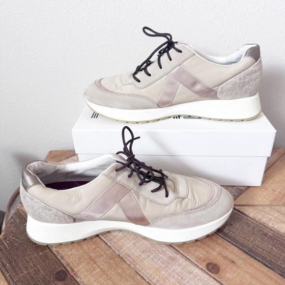 Munro Piper Sneakers - Picture 2 of 11